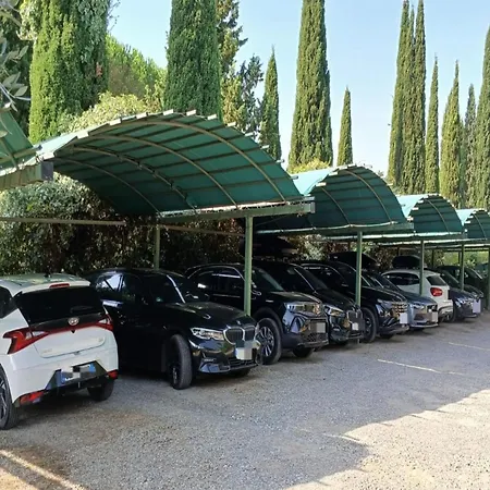 Tuscany With Pool מונטאיונה
