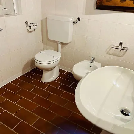 Casa vacanze Romantic With Terrace And Shared Pool